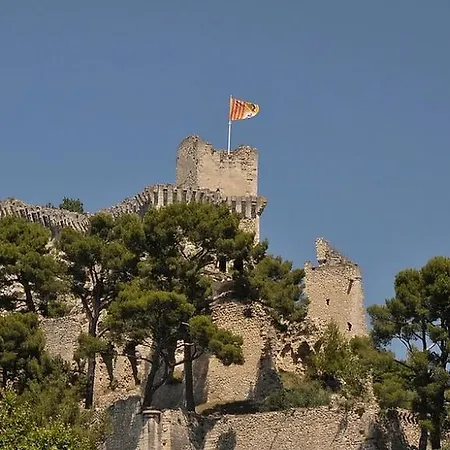 Du Cigalon Et De La Montagnette